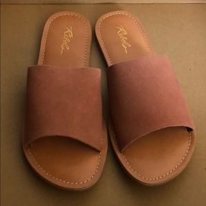 Brand new Rebels Betty Sandals